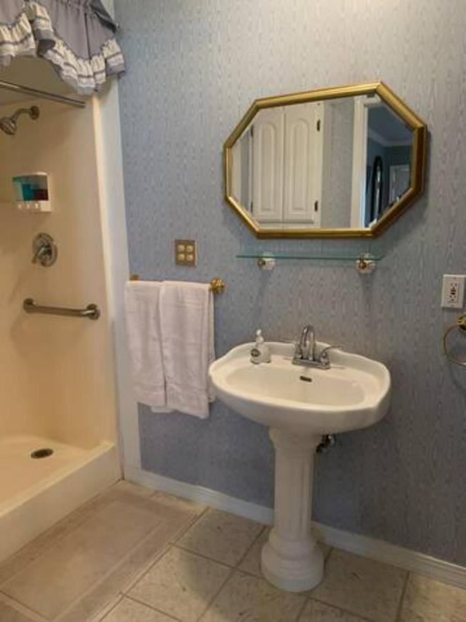Dickey House Bed And Breakfast Marshfield 외부 사진