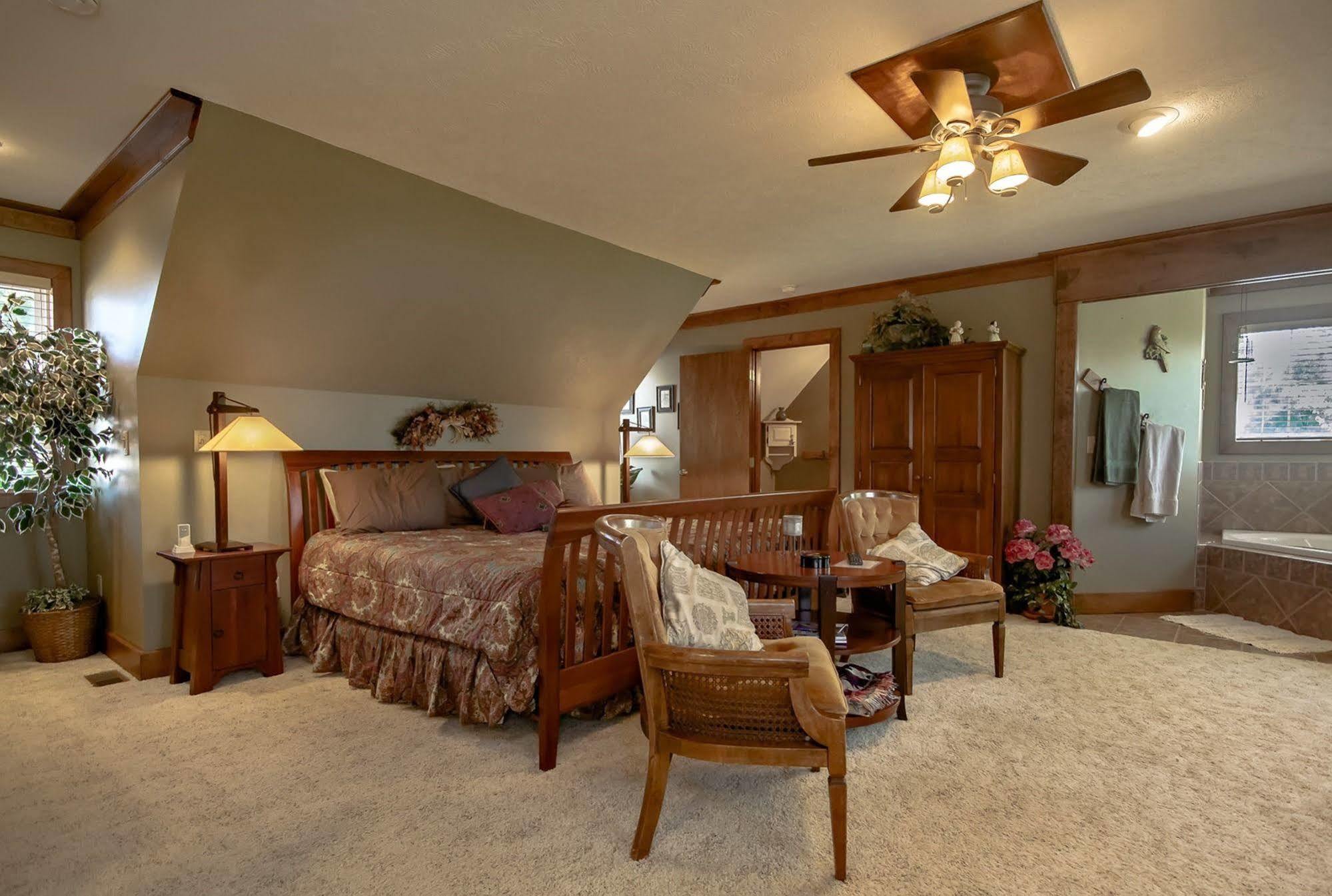 Dickey House Bed And Breakfast Marshfield 외부 사진