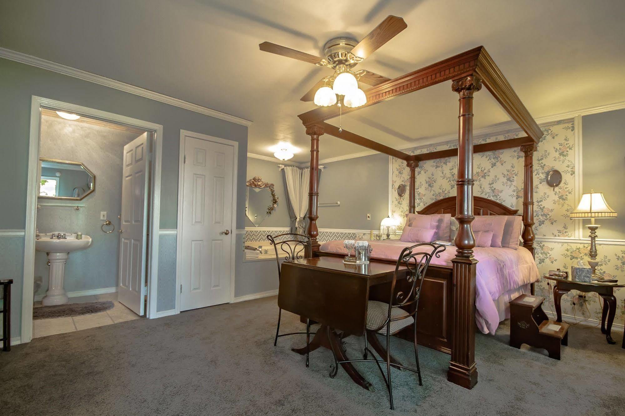 Dickey House Bed And Breakfast Marshfield 외부 사진