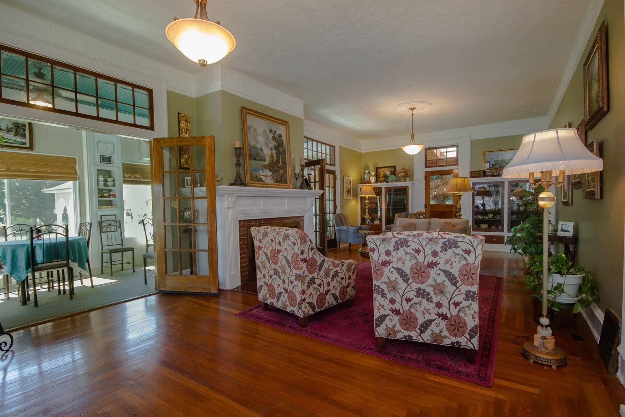 Dickey House Bed And Breakfast Marshfield 외부 사진