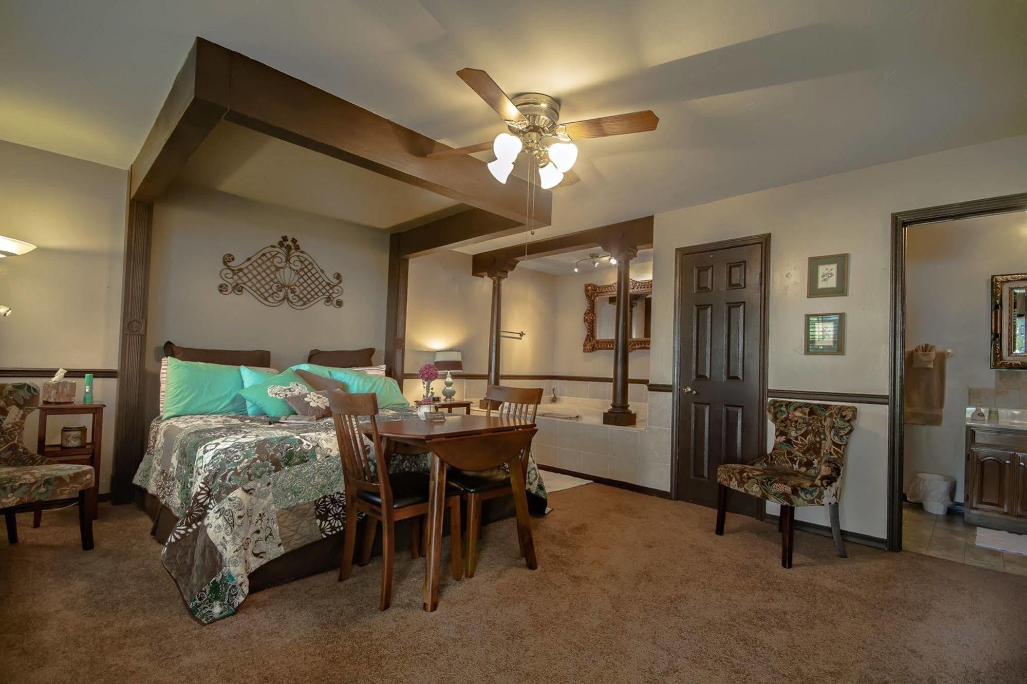 Dickey House Bed And Breakfast Marshfield 외부 사진